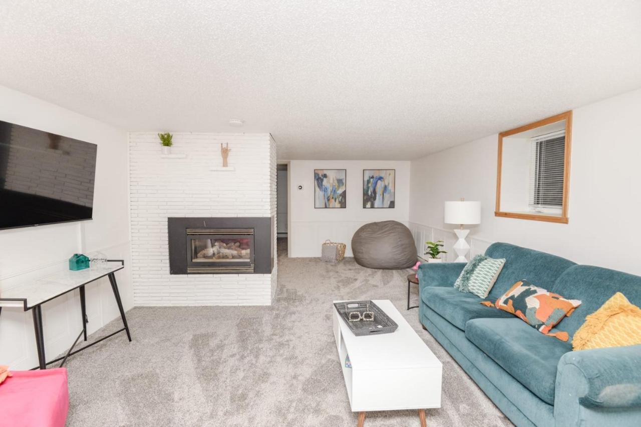 New Remodeled Townhome Close To Downtown * Fargo