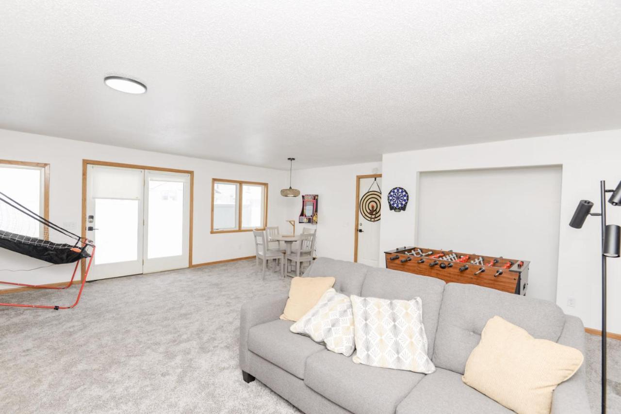 New Remodeled Townhome Close To Downtown