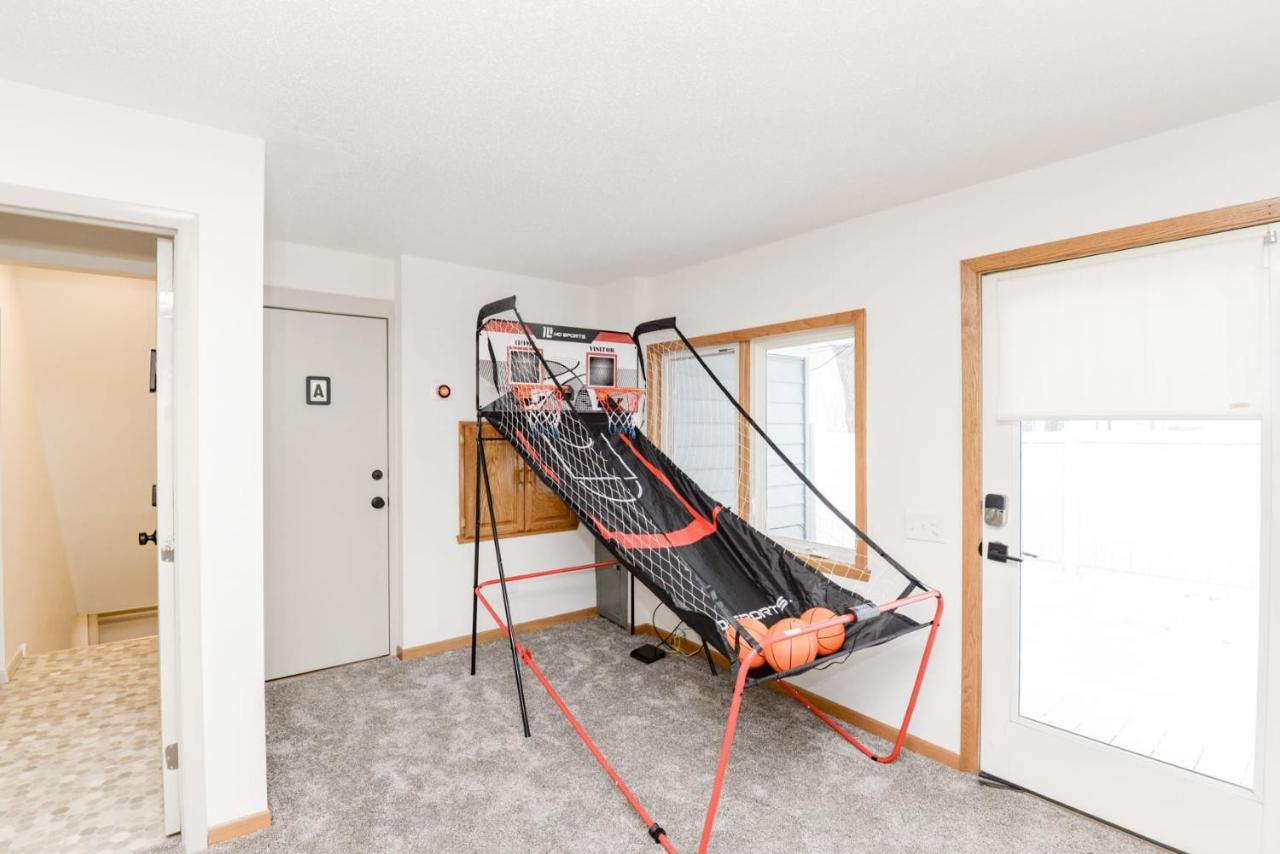 New Remodeled Townhome Close To Downtown Casa de Férias