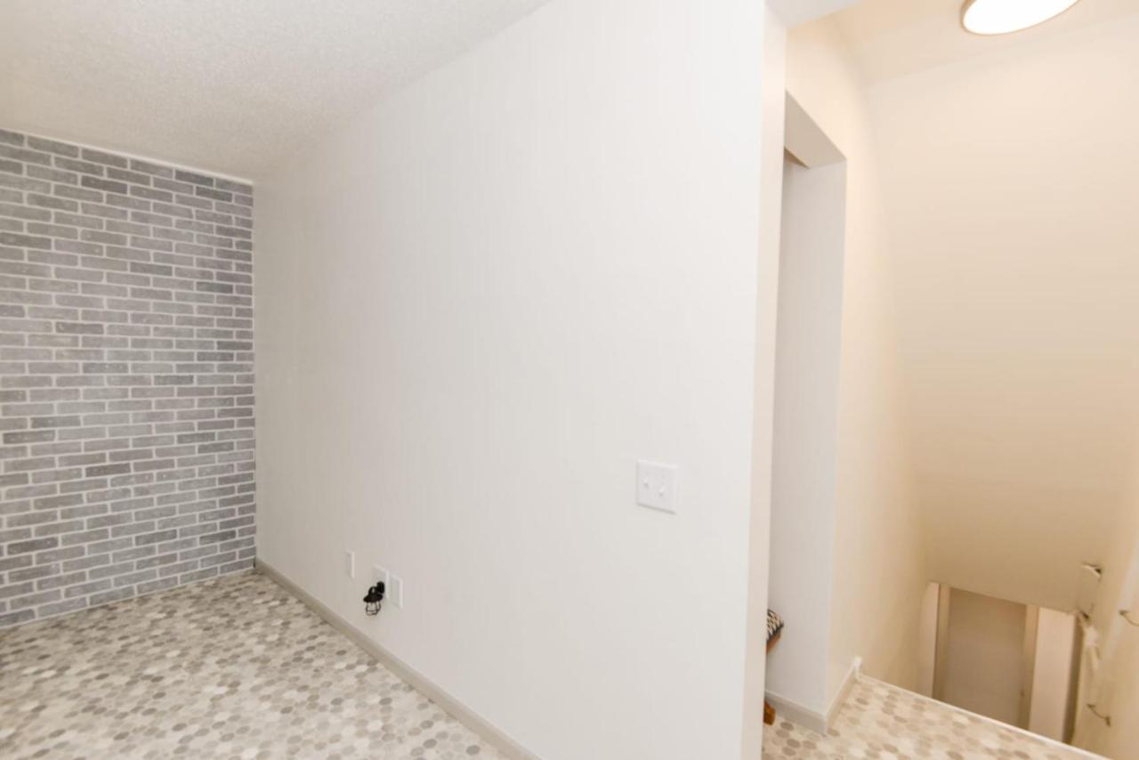 New Remodeled Townhome Close To Downtown Holiday home